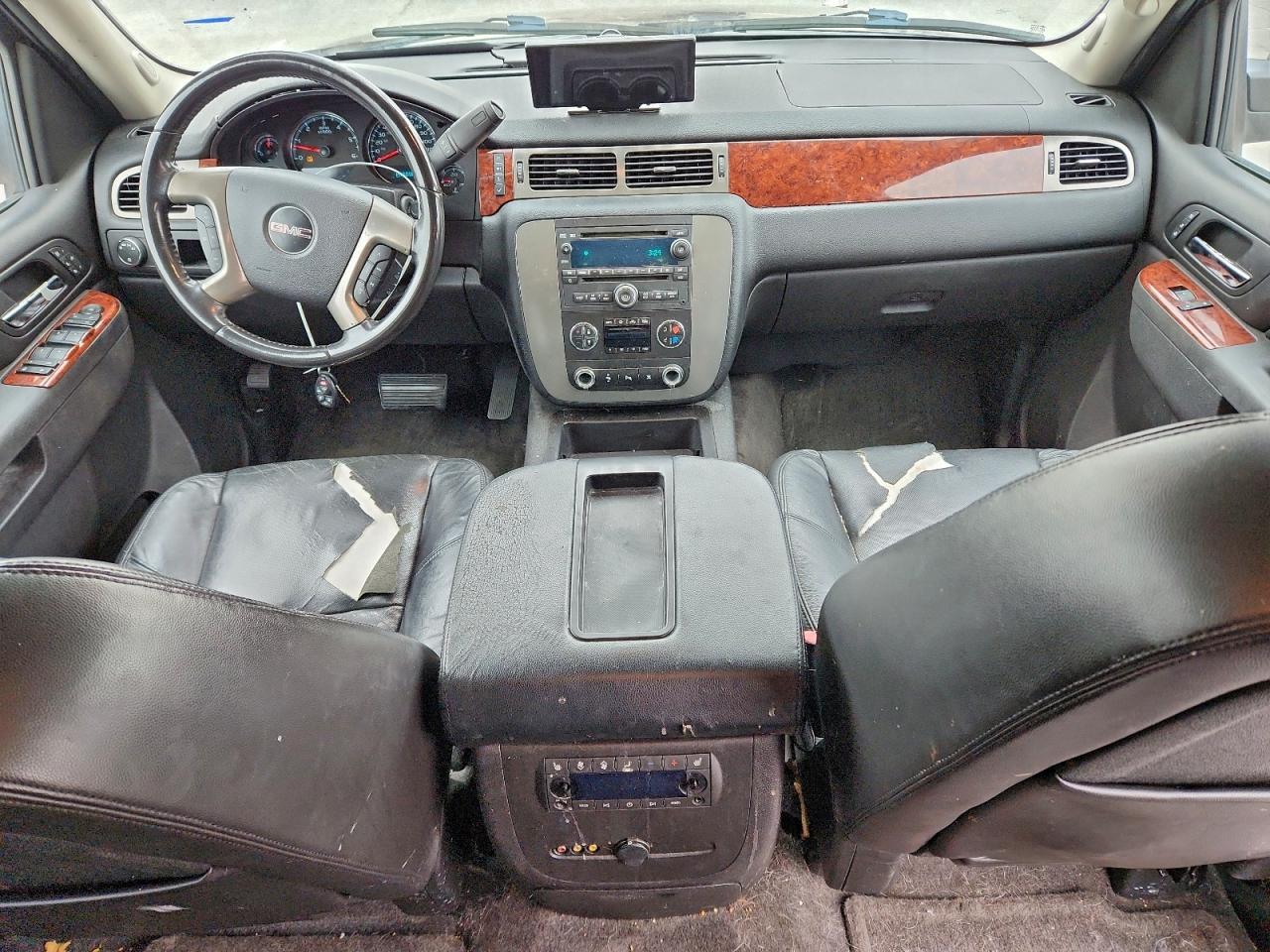 2010 GMC YUKON XL C1500 SLT photo 15