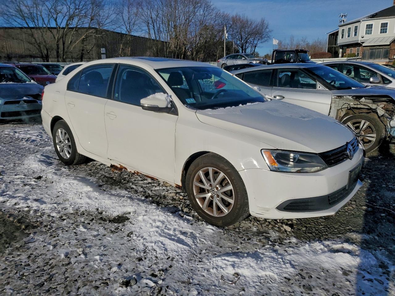 2011 VOLKSWAGEN JETTA SE photo 4