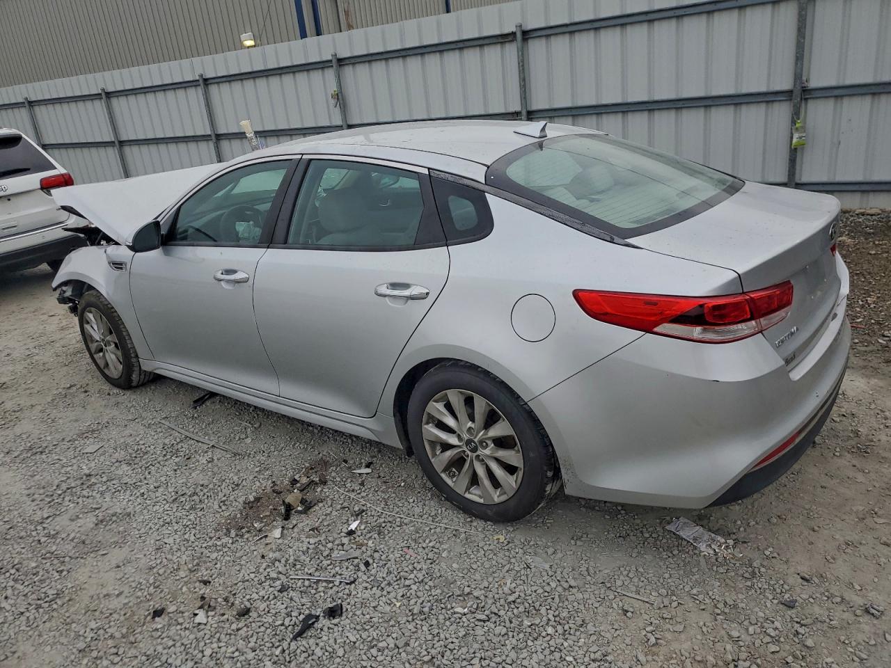 2016 KIA OPTIMA LX photo 4