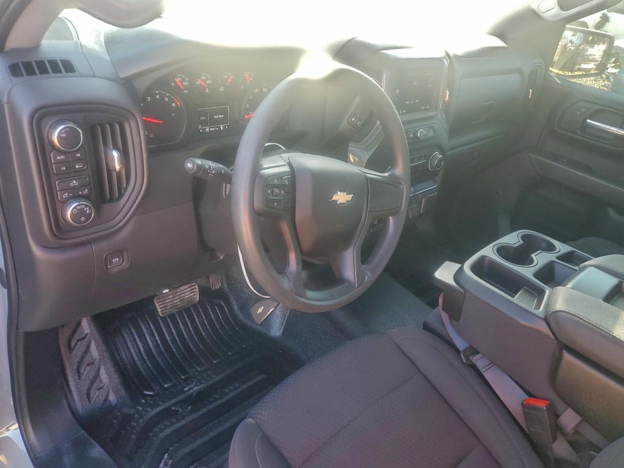 2024 CHEVROLET SILVERADO K1500 photo 8