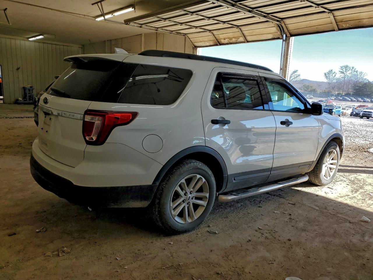 2017 FORD EXPLORER photo 3