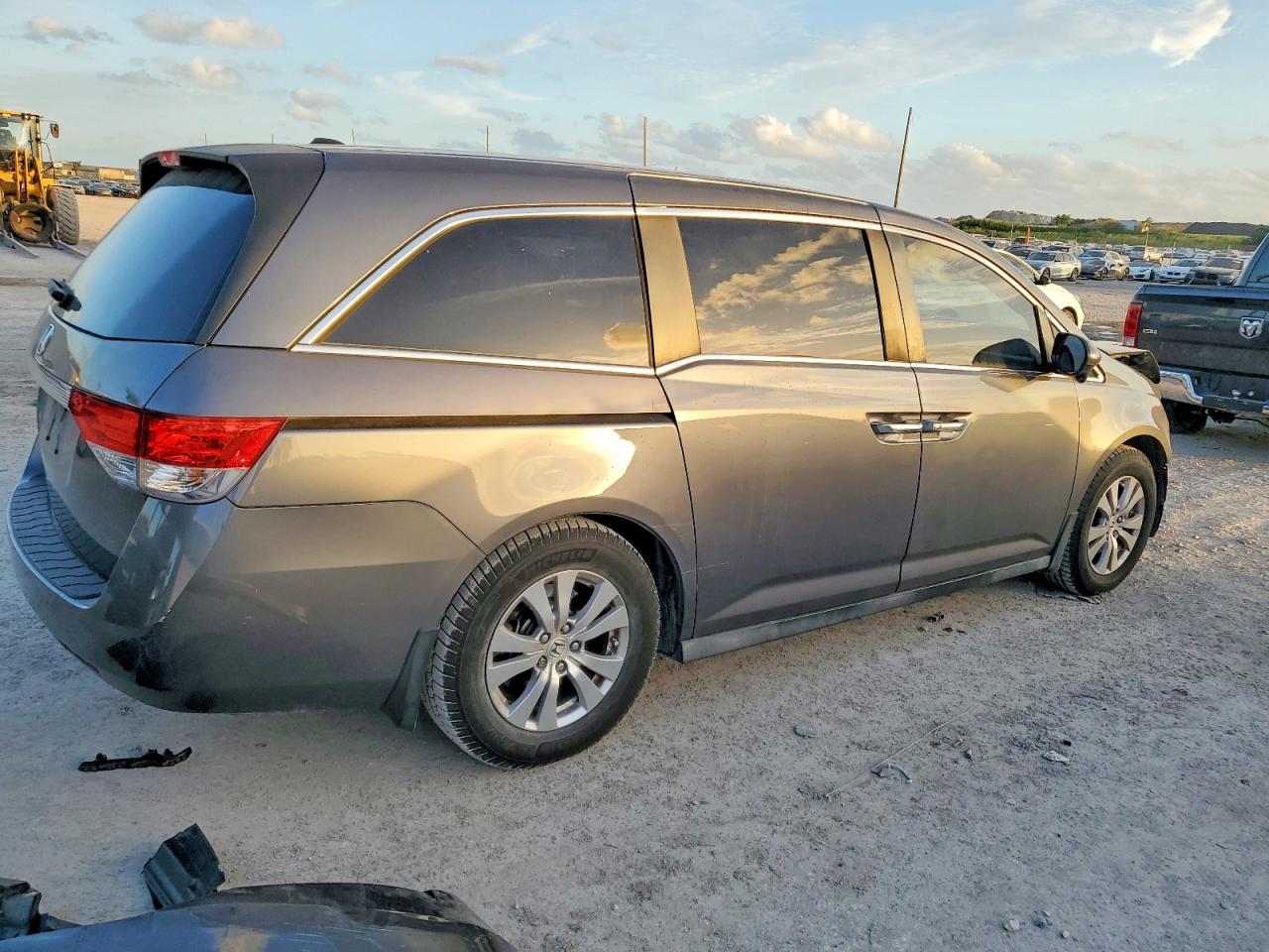 2016 HONDA ODYSSEY EXL photo 5
