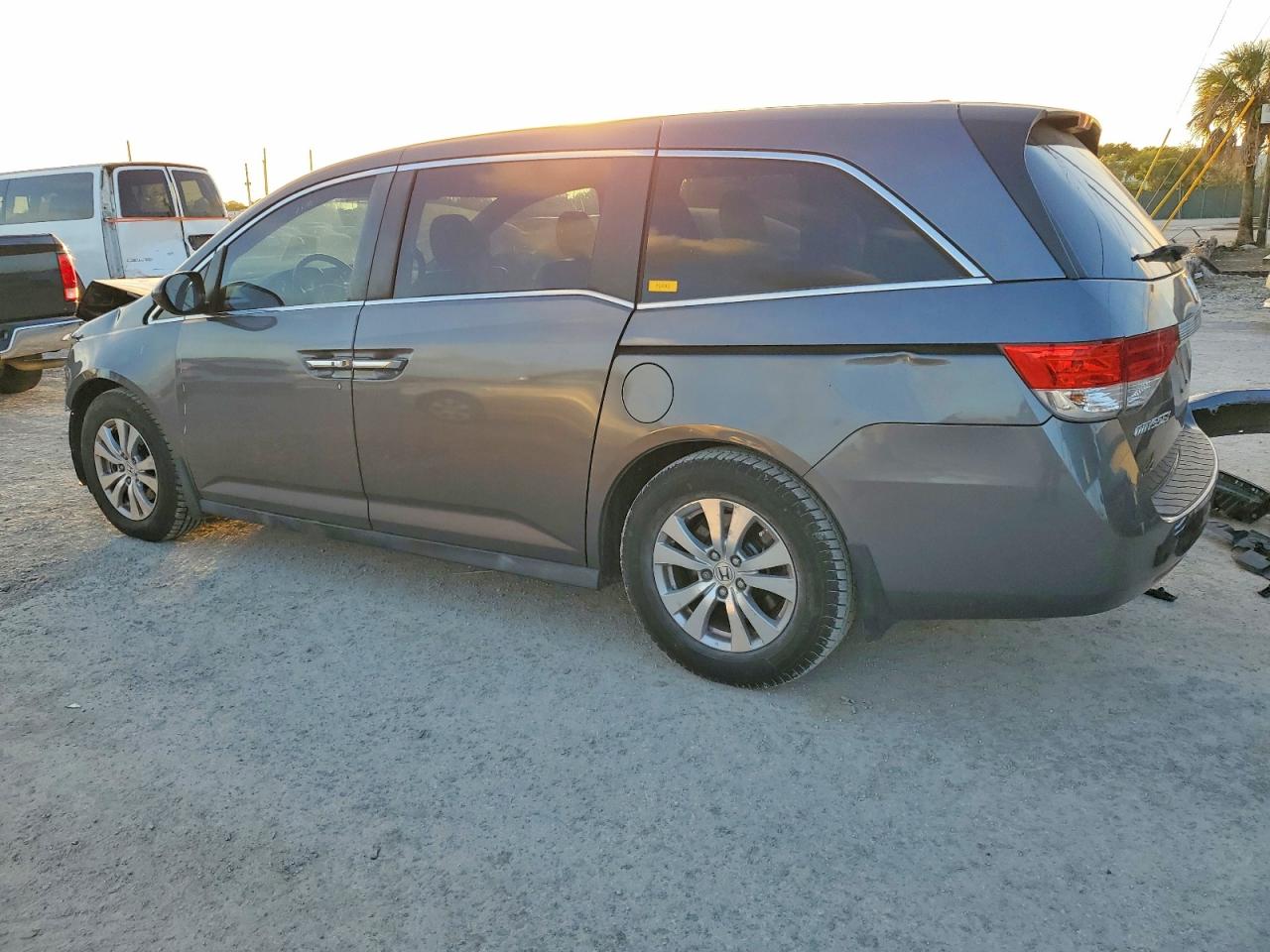 2016 HONDA ODYSSEY EXL photo 3