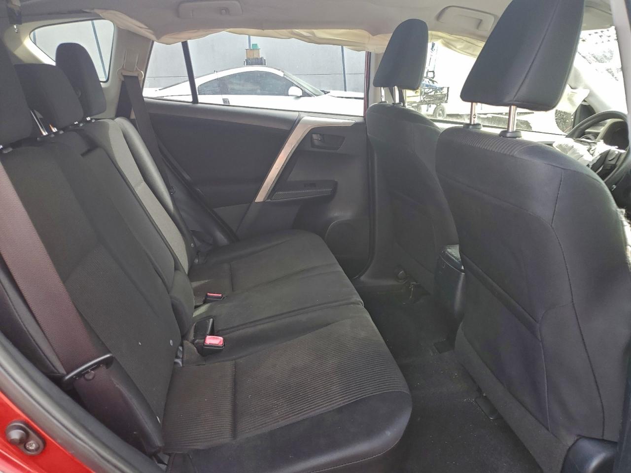 2015 TOYOTA RAV4 LE photo 21