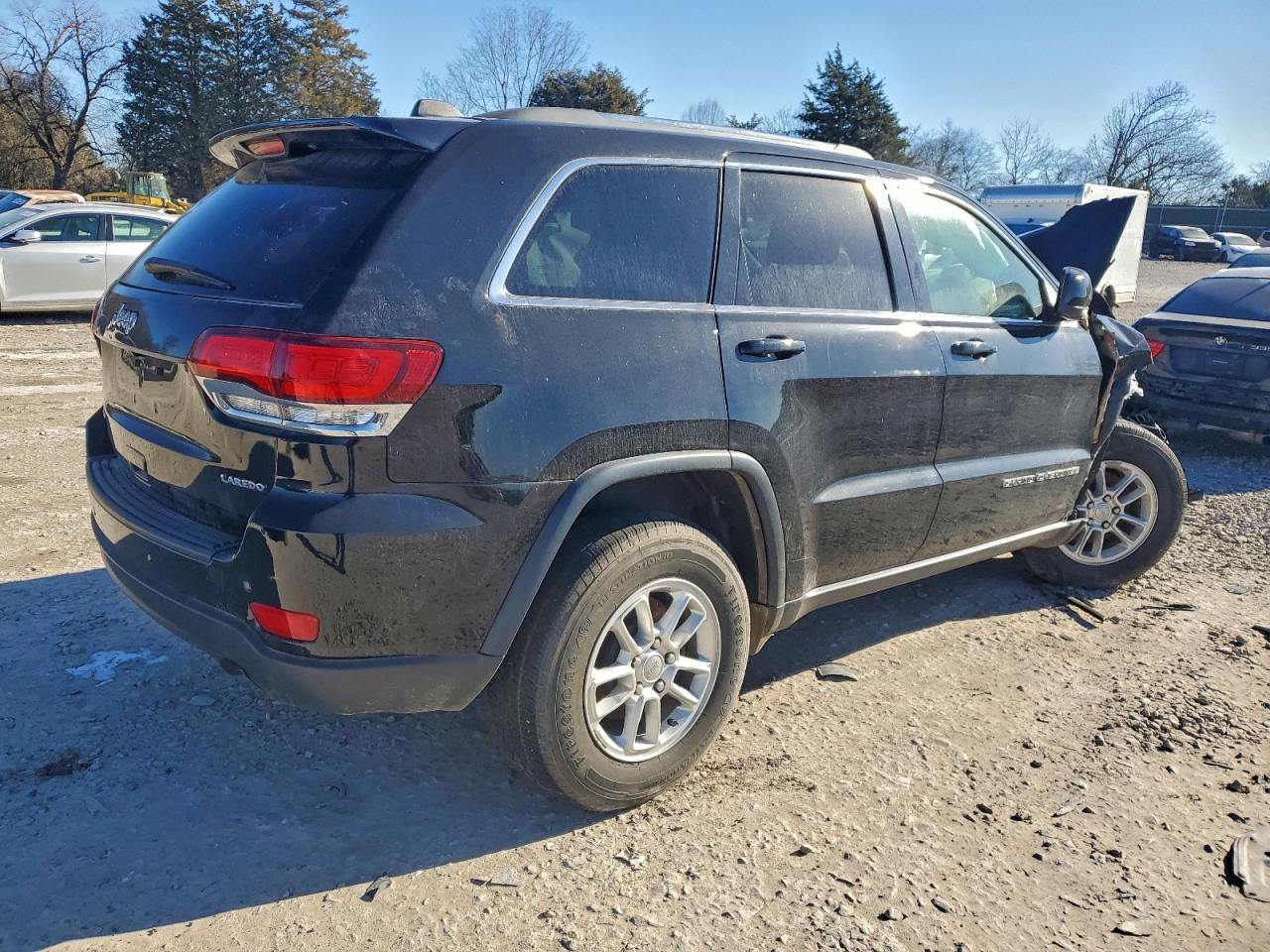 2020 JEEP GRAND CHEROKEE LAREDO photo 3