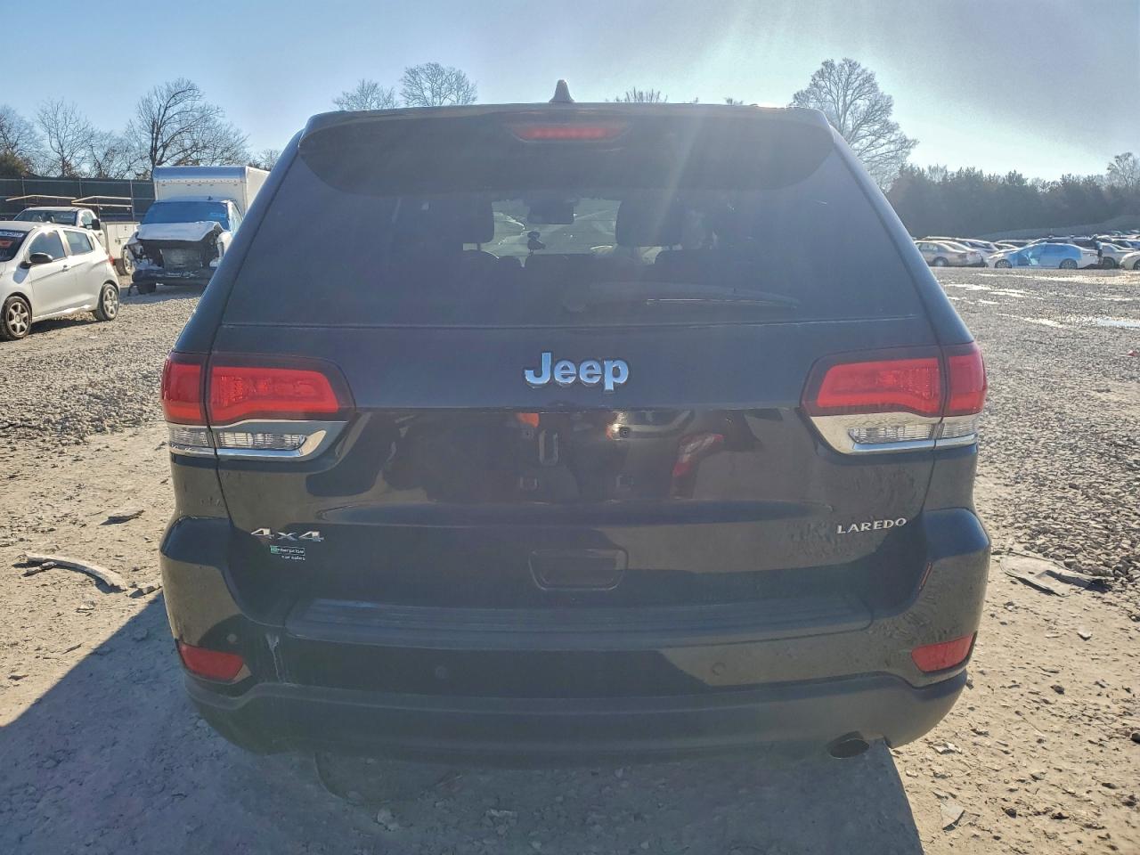 2020 JEEP GRAND CHEROKEE LAREDO photo 6