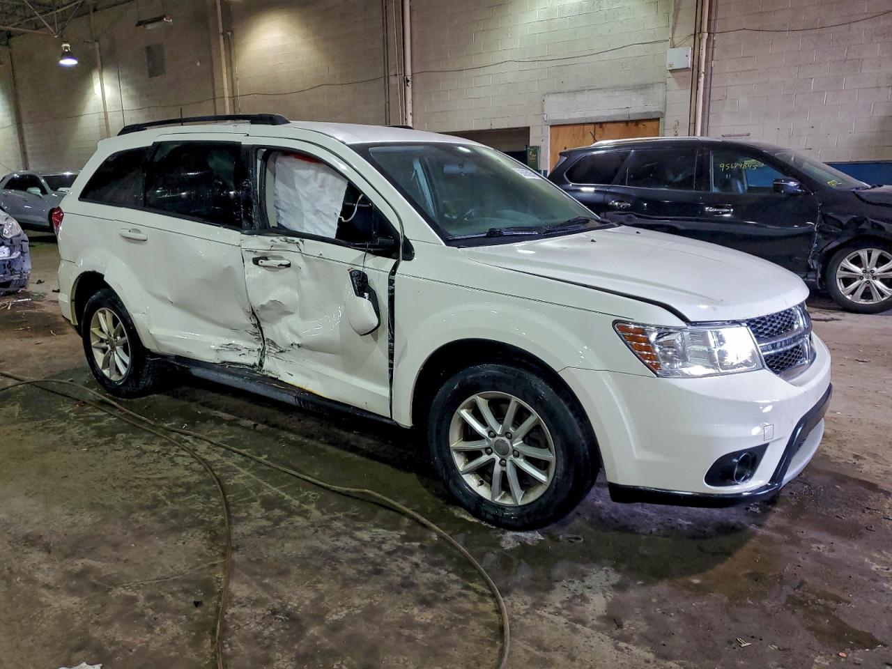 2015 DODGE JOURNEY SXT photo 4