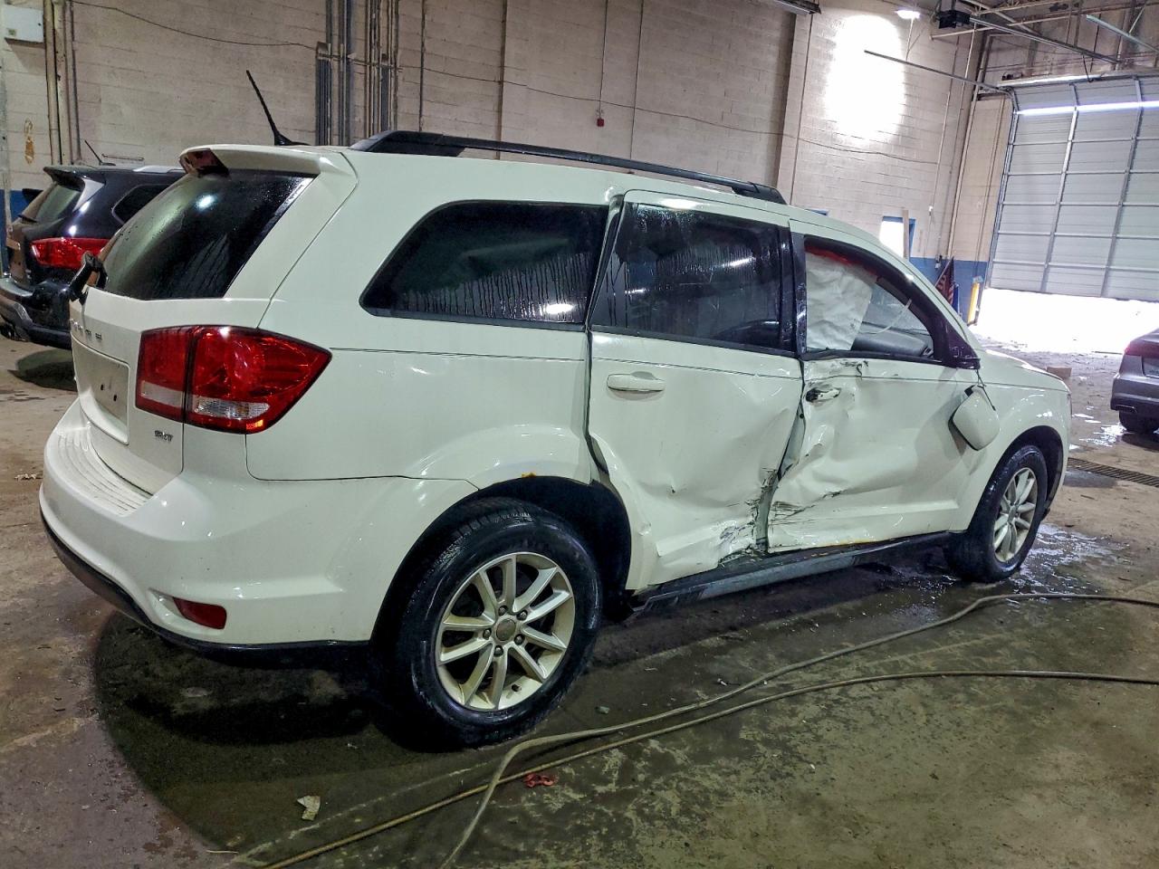 2015 DODGE JOURNEY SXT photo 3