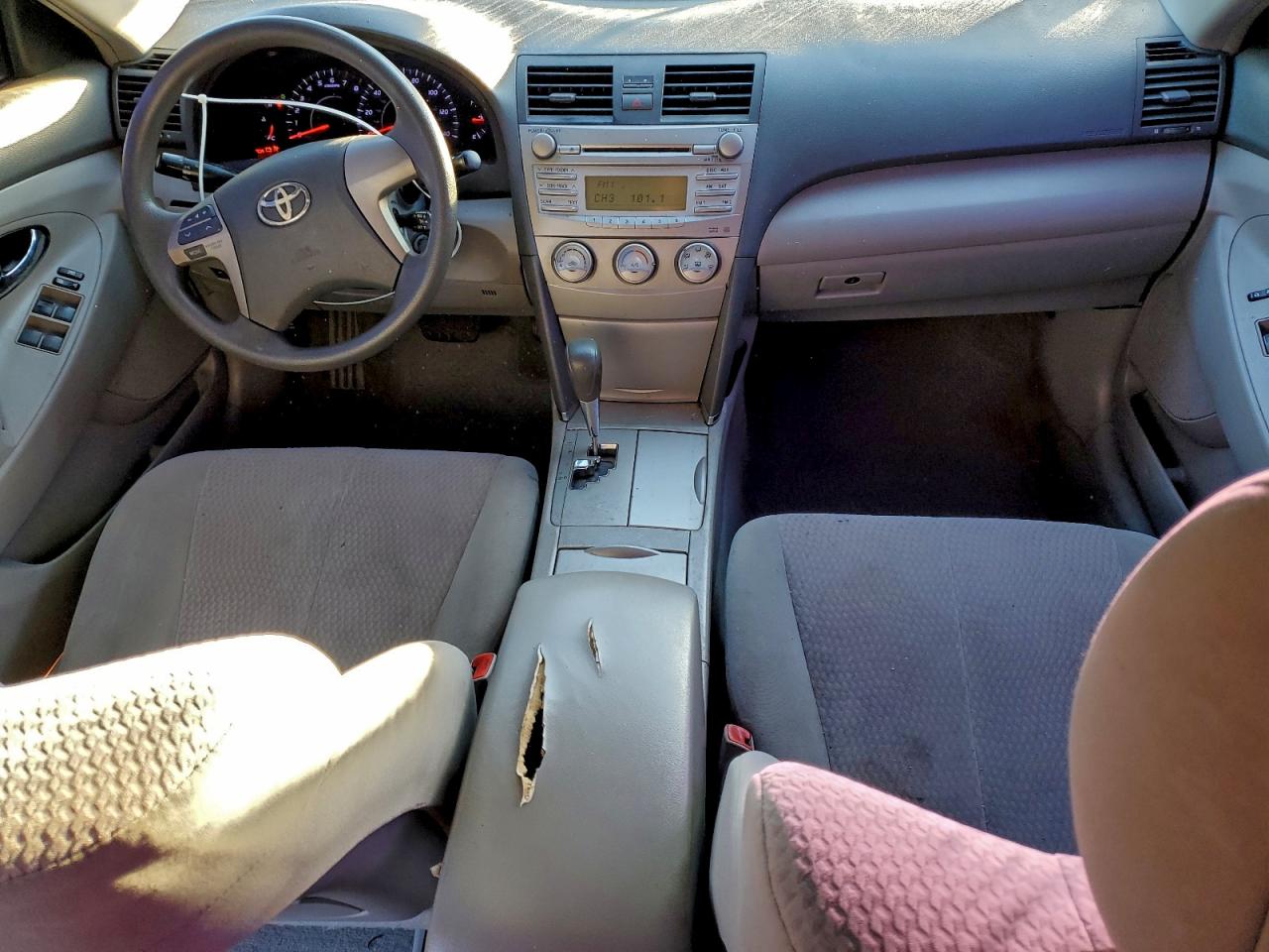 2011 TOYOTA CAMRY BASE photo 15