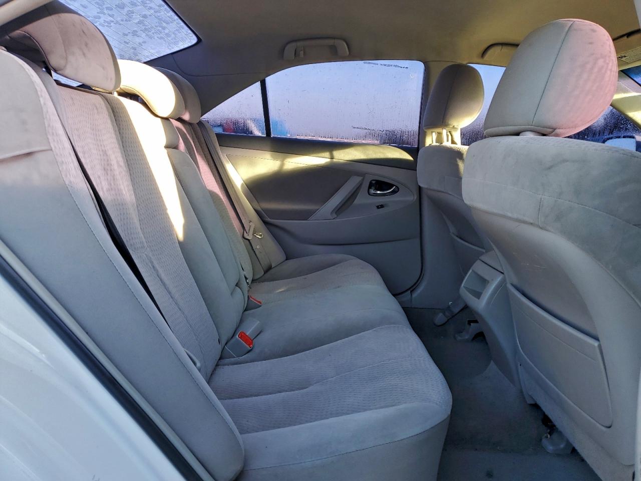 2011 TOYOTA CAMRY BASE photo 19