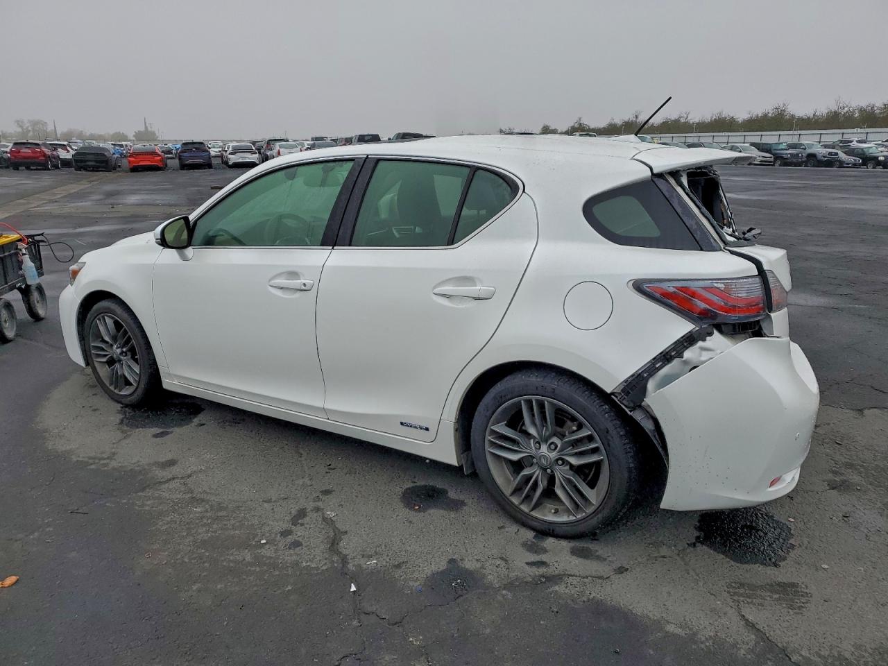 2013 LEXUS CT 200 photo 2