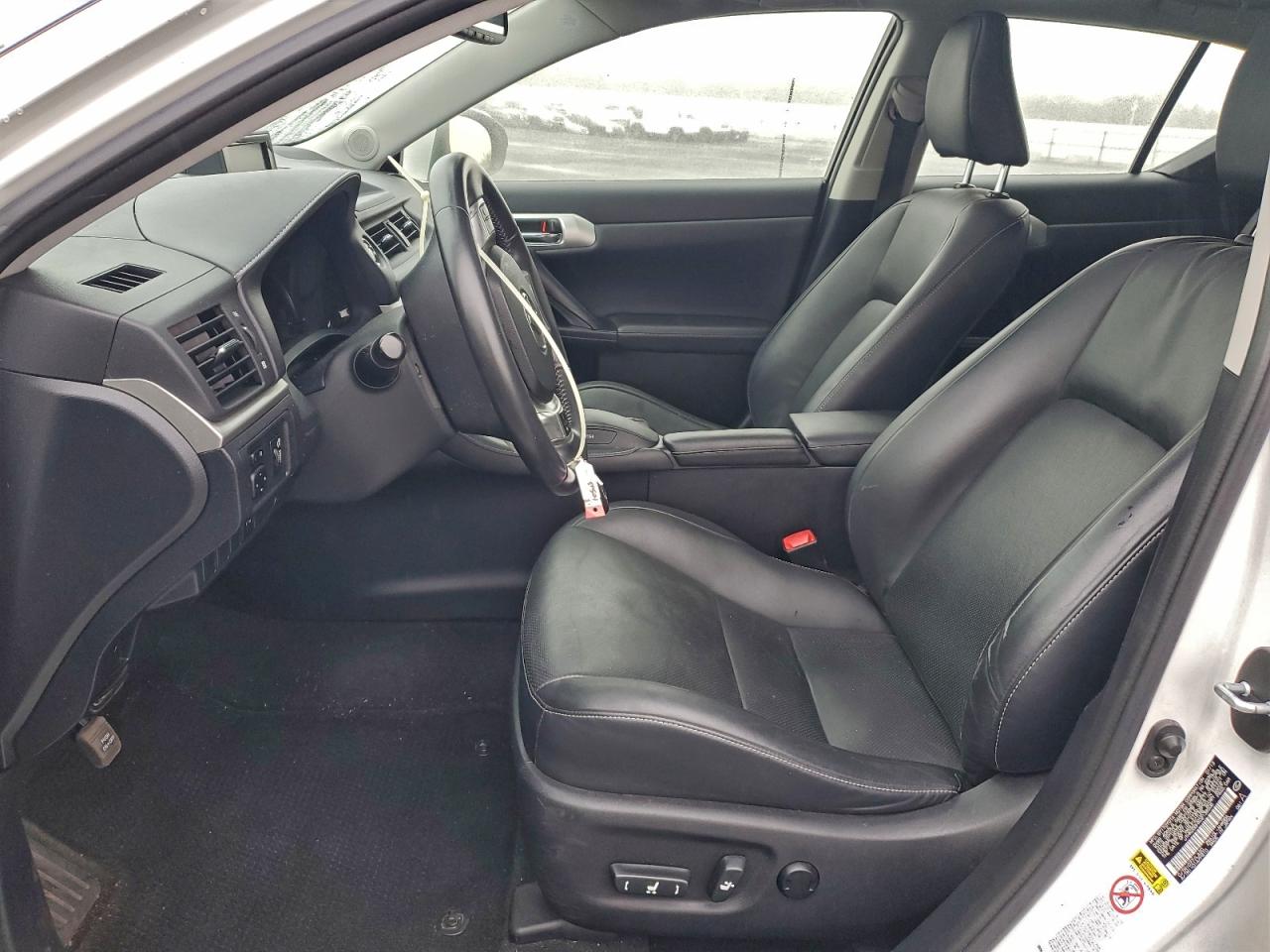 2013 LEXUS CT 200 photo 7