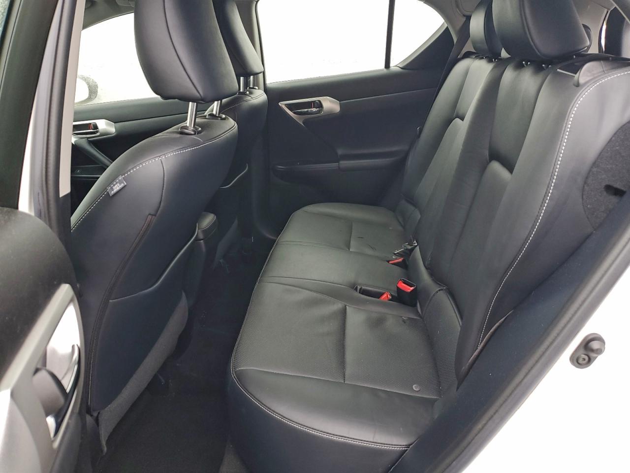 2013 LEXUS CT 200 photo 11