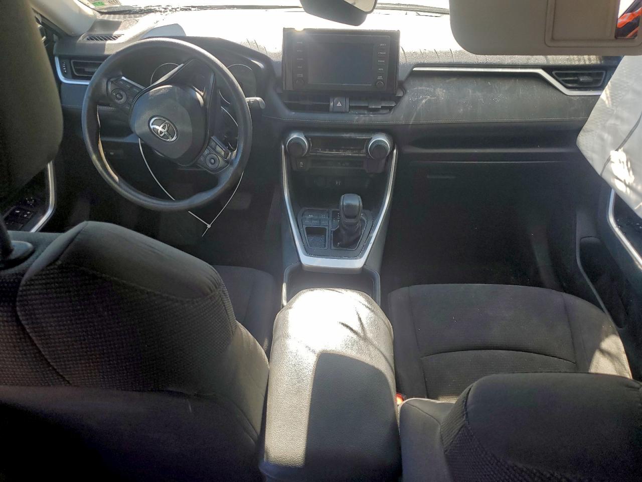 2019 TOYOTA RAV4 LE photo 15