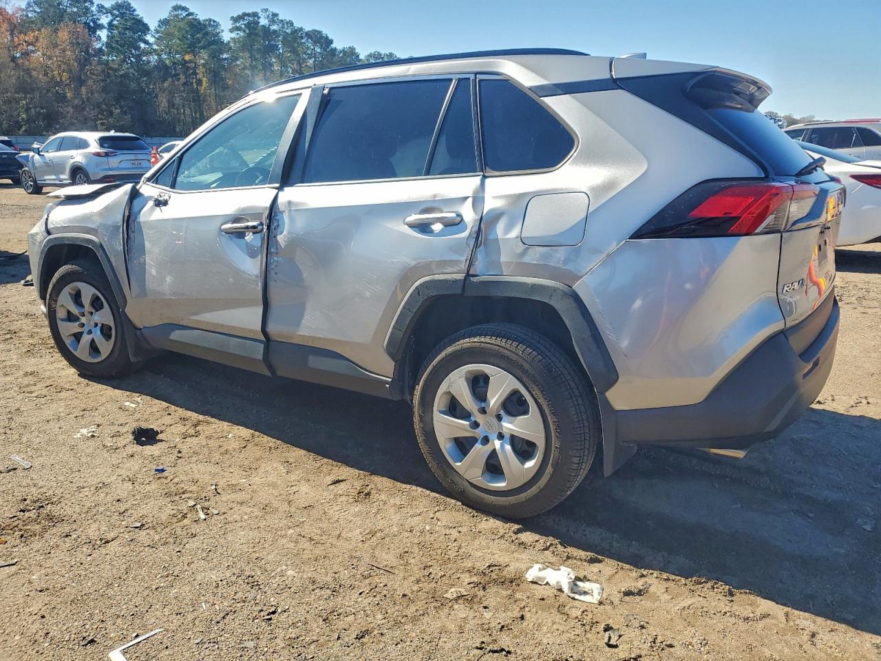 2019 TOYOTA RAV4 LE photo 3