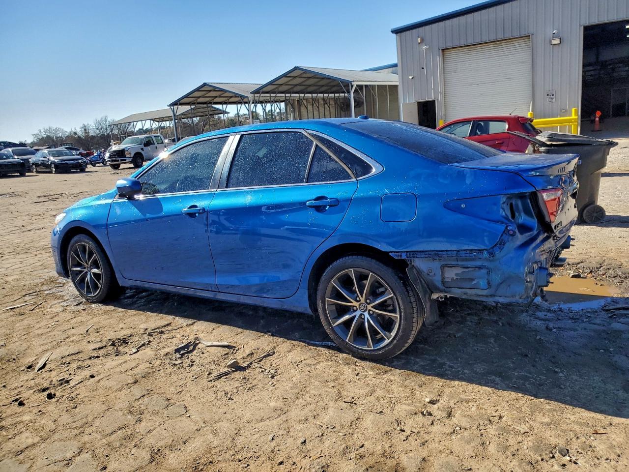 2017 TOYOTA CAMRY LE photo 2