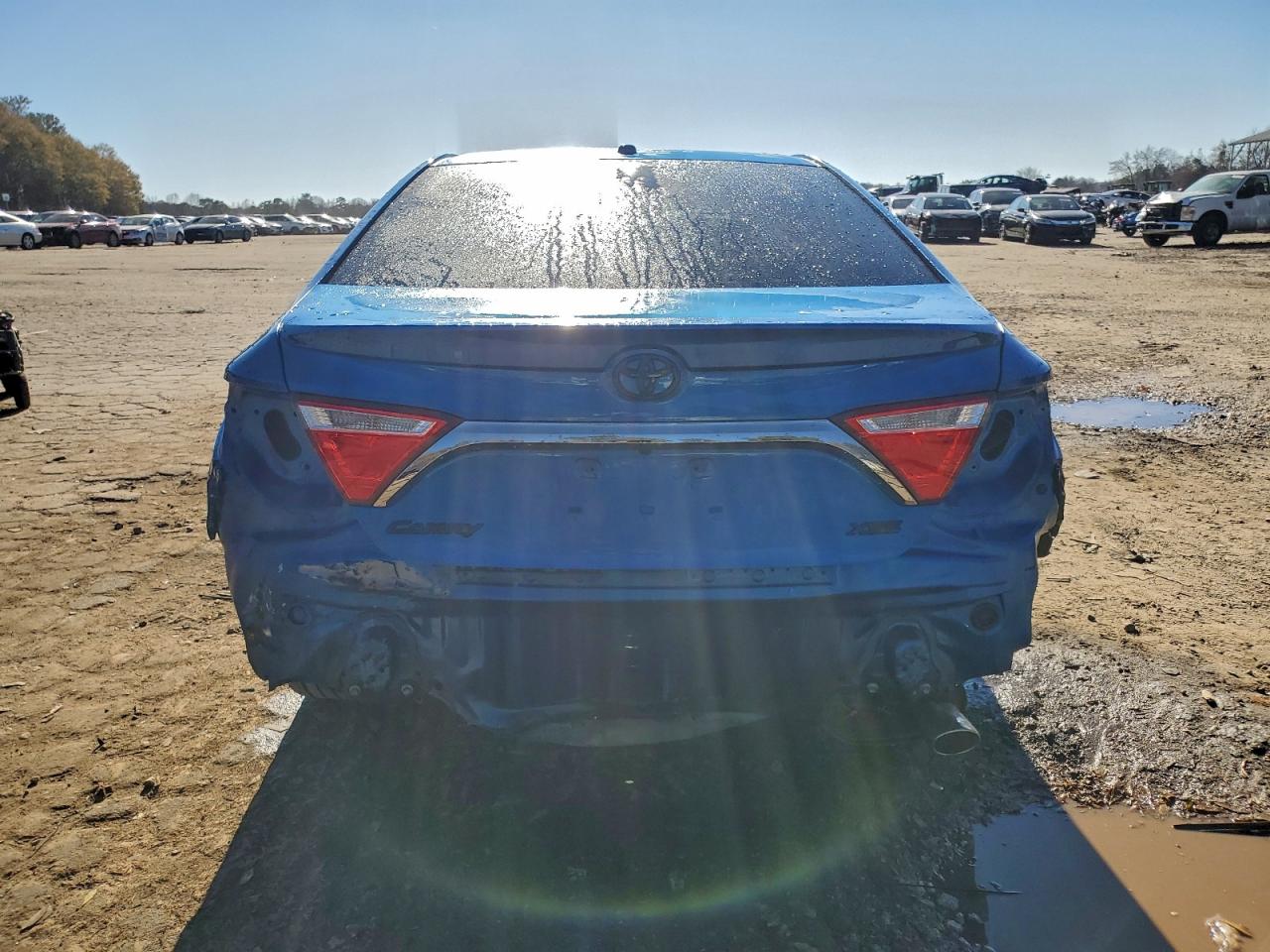 2017 TOYOTA CAMRY LE photo 6