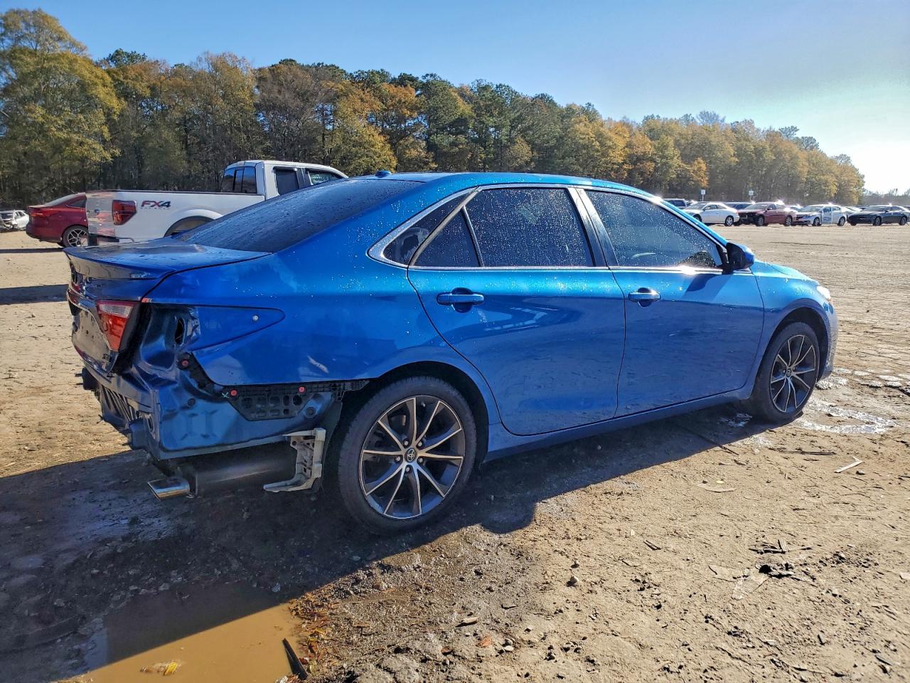 2017 TOYOTA CAMRY LE photo 3