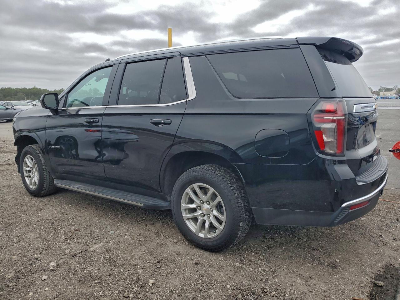 2023 CHEVROLET TAHOE C1500 LT photo 4