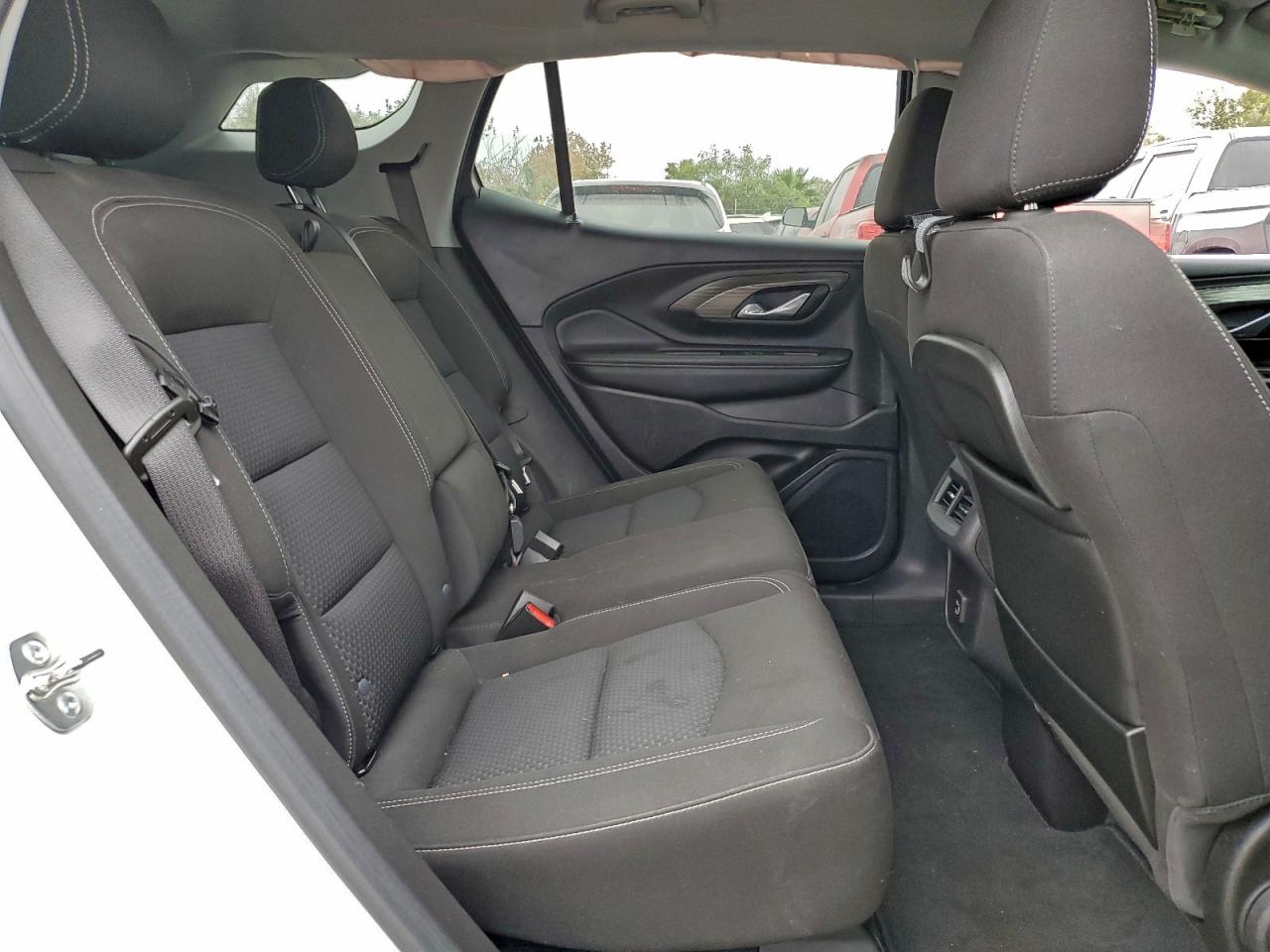 2024 GMC TERRAIN SLE photo 19