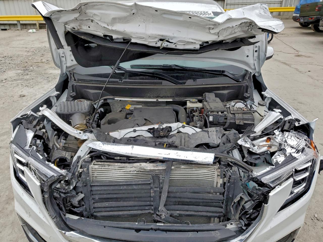 2024 GMC TERRAIN SLE photo 21