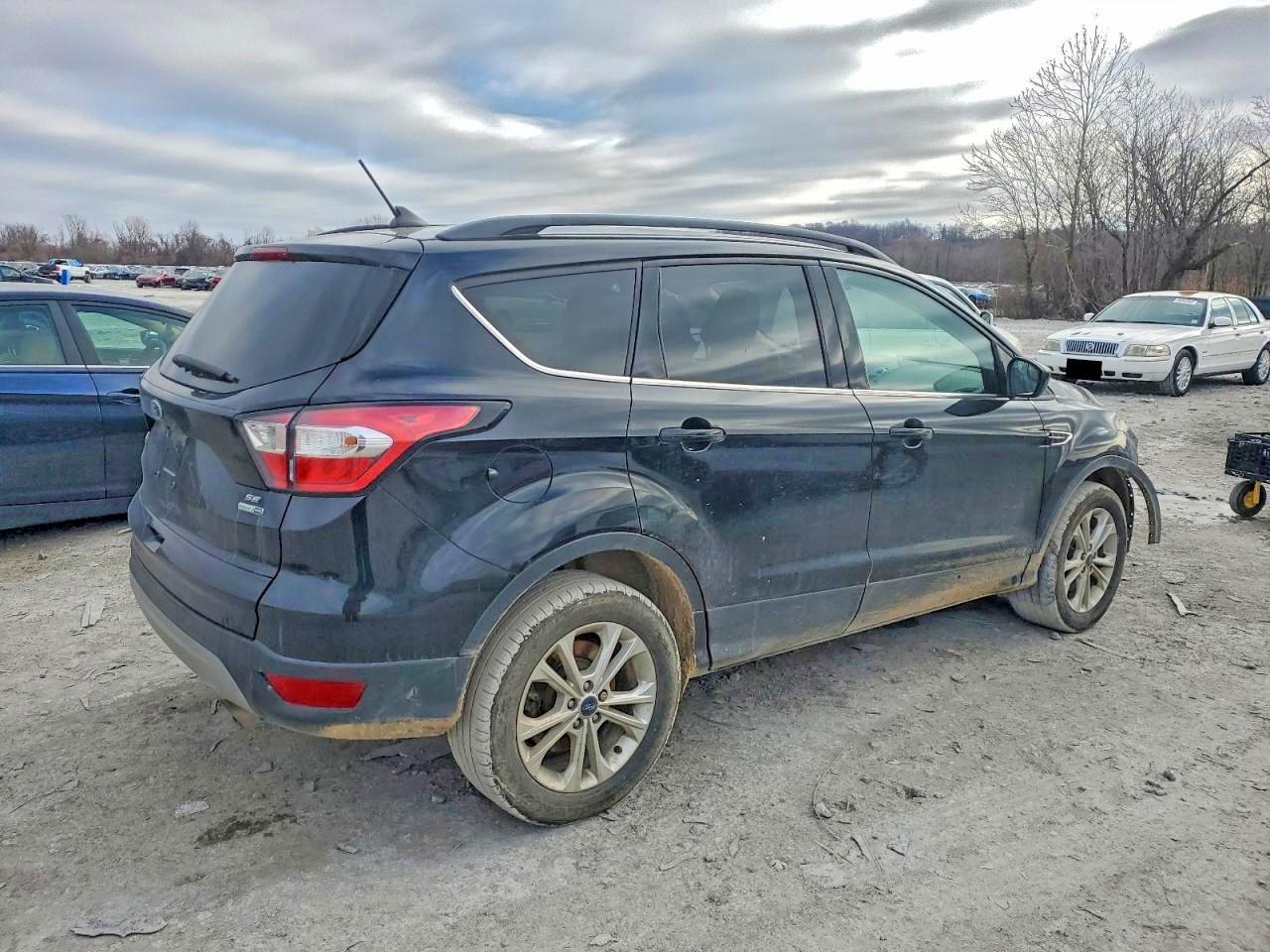 2018 FORD ESCAPE SE photo 5