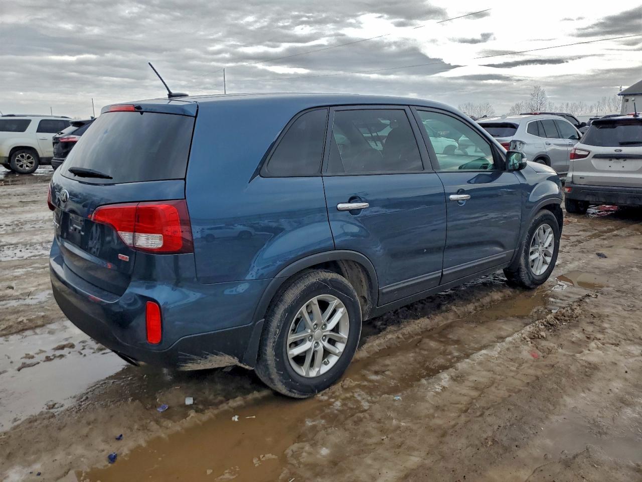 2015 KIA SORENTO LX photo 5