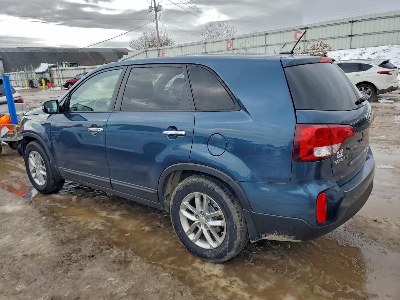 2015 KIA SORENTO LX photo 3