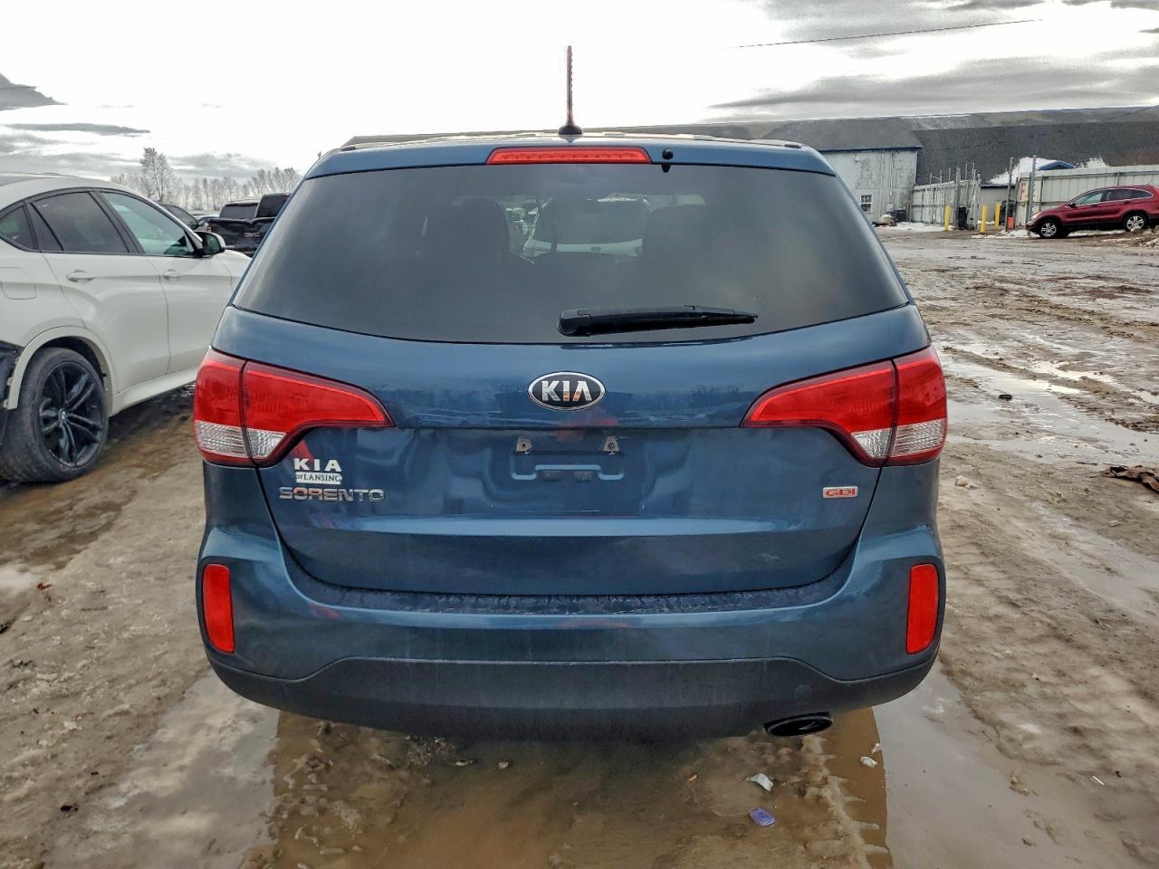 2015 KIA SORENTO LX photo 11