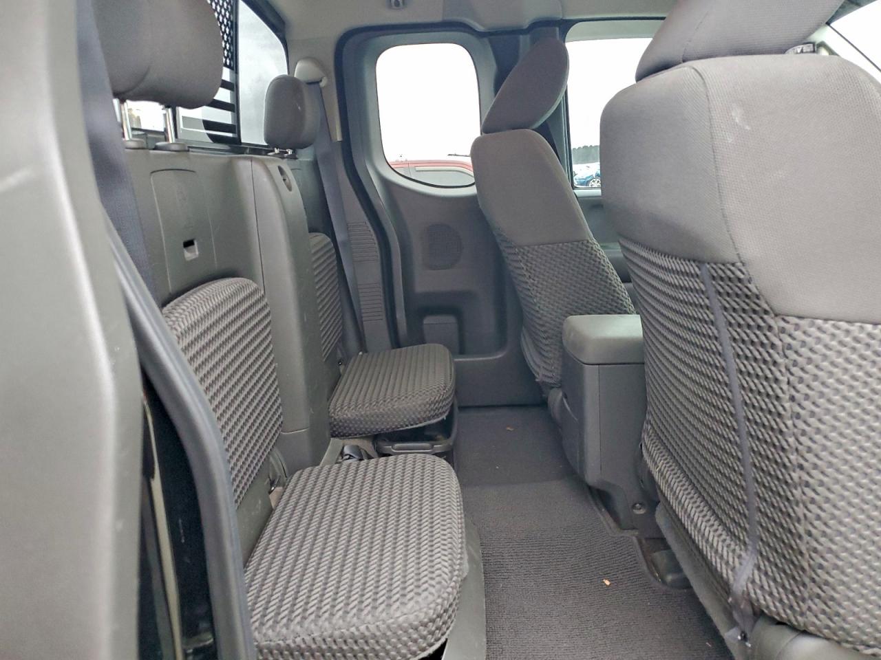 2017 NISSAN FRONTIER S photo 10