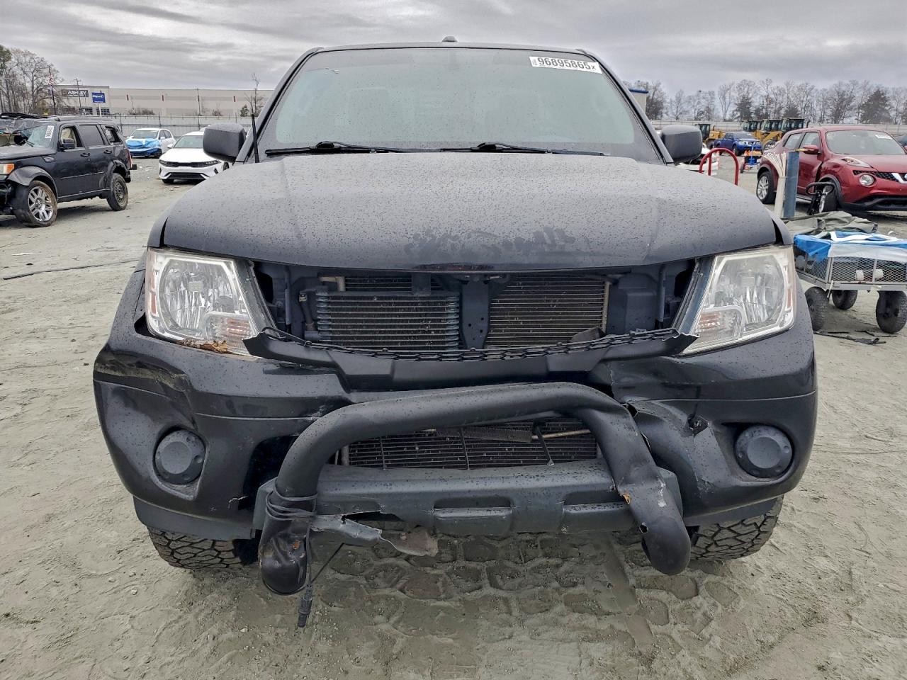 2017 NISSAN FRONTIER S photo 5