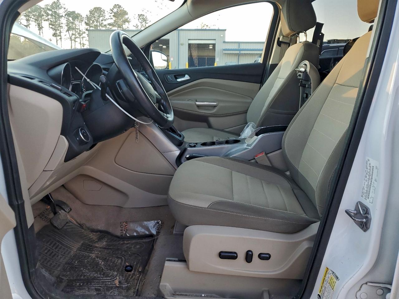 2015 FORD ESCAPE SE photo 13