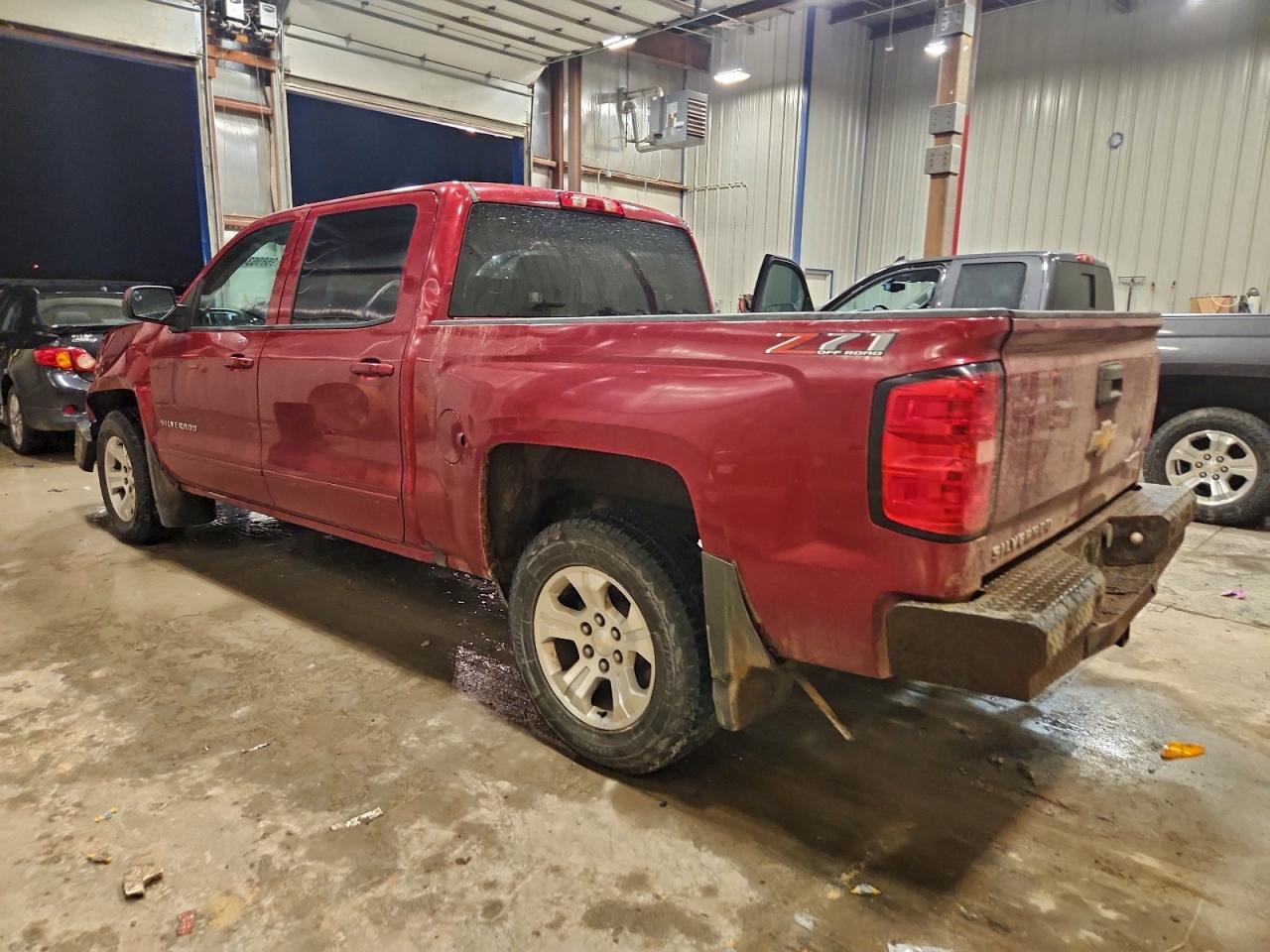2018 CHEVROLET SILVERADO K1500 LT photo 2