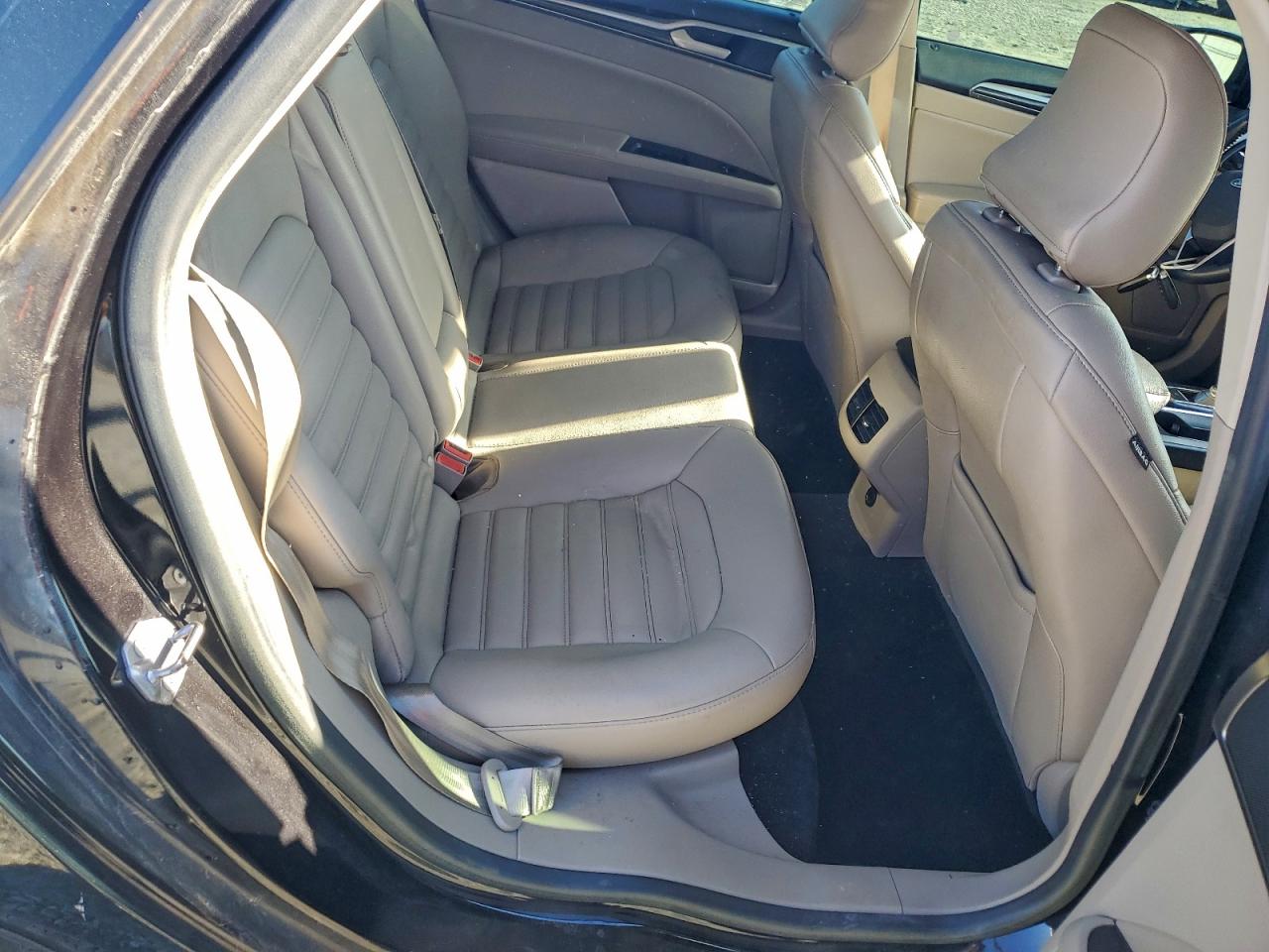 2019 FORD FUSION SEL photo 19