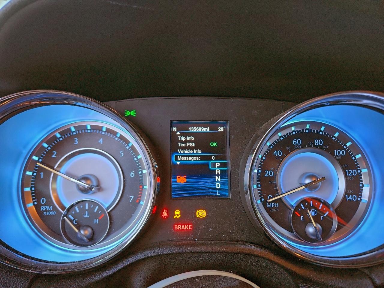 2014 CHRYSLER 300 photo 17