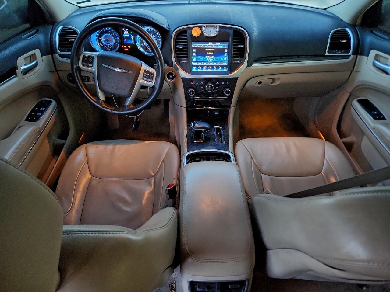 2014 CHRYSLER 300 photo 15