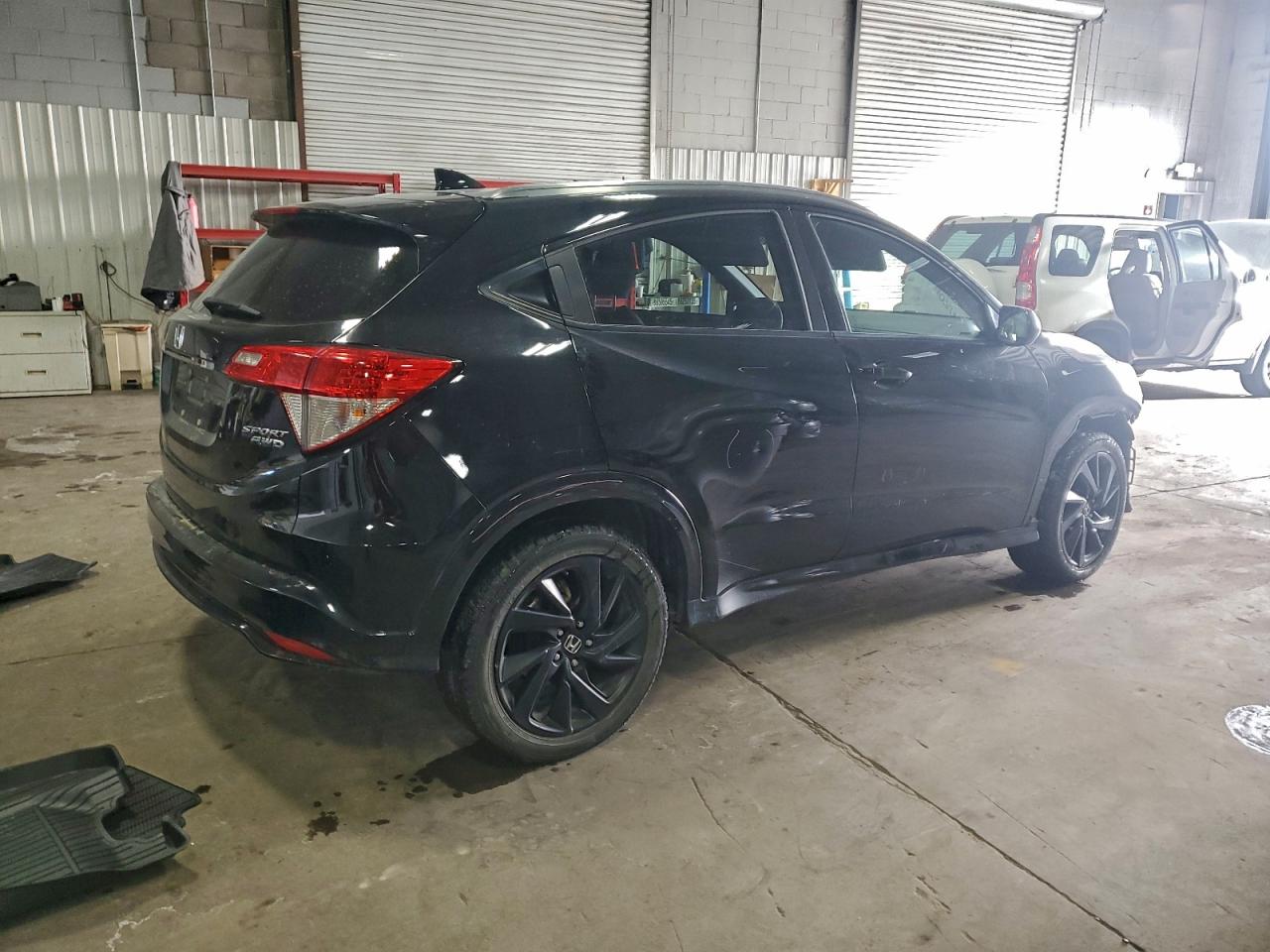 2021 HONDA HR-V SPORT photo 3