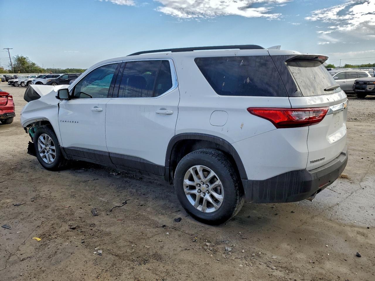 2020 CHEVROLET TRAVERSE LT photo 3