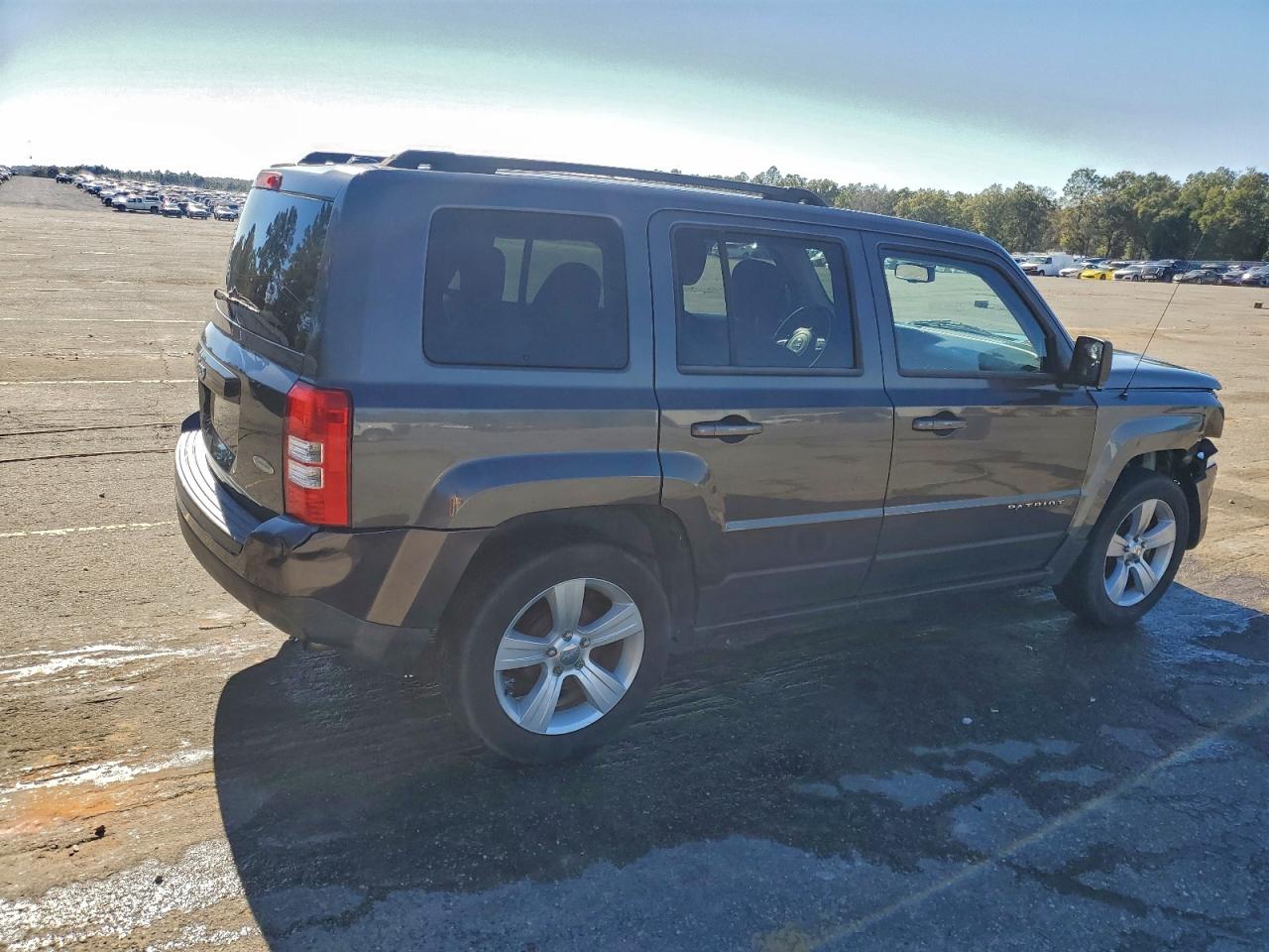 2014 JEEP PATRIOT LATITUDE photo 7