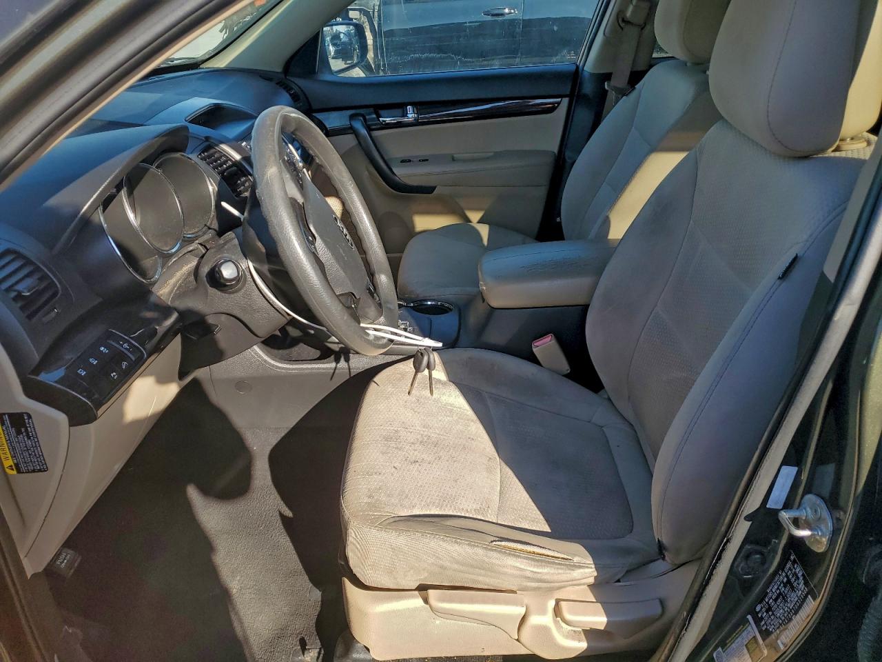 2013 KIA SORENTO LX photo 19