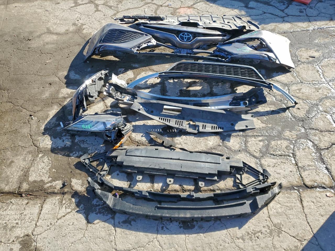 2021 TOYOTA CAMRY XSE photo 34