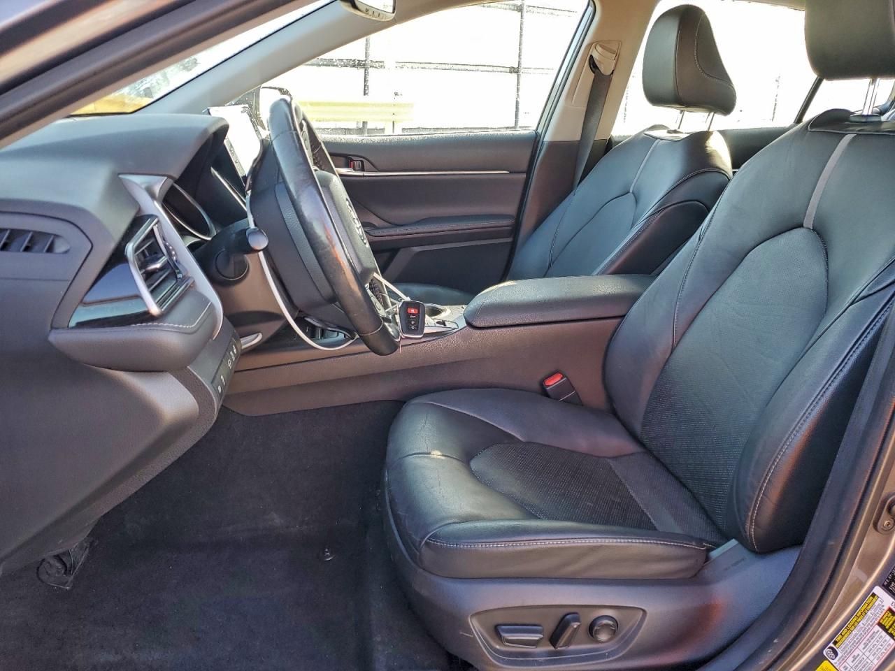 2021 TOYOTA CAMRY XSE photo 19