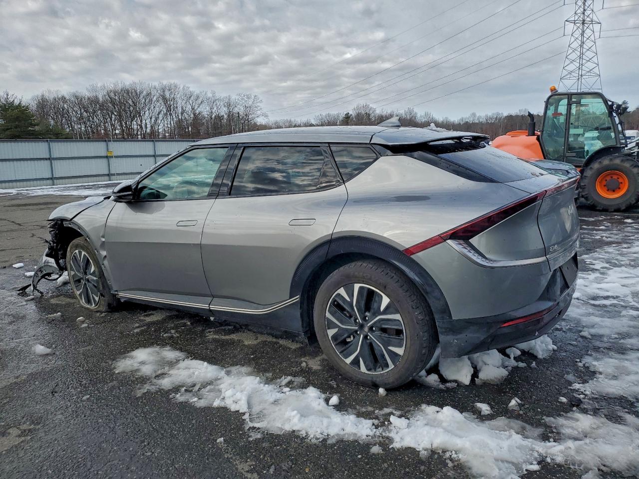 2024 KIA EV6 LIGHT photo 2