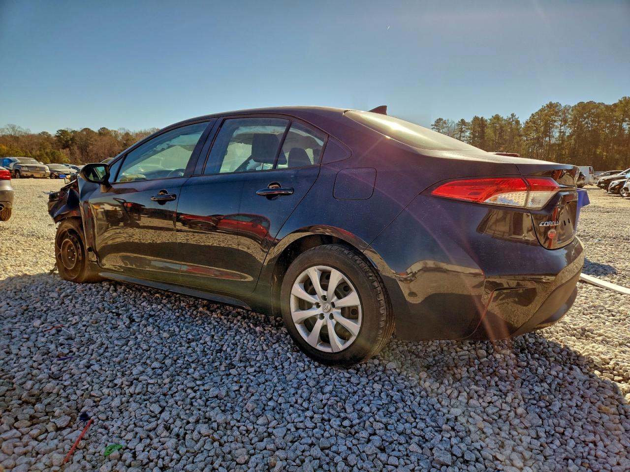 2021 TOYOTA COROLLA LE photo 2