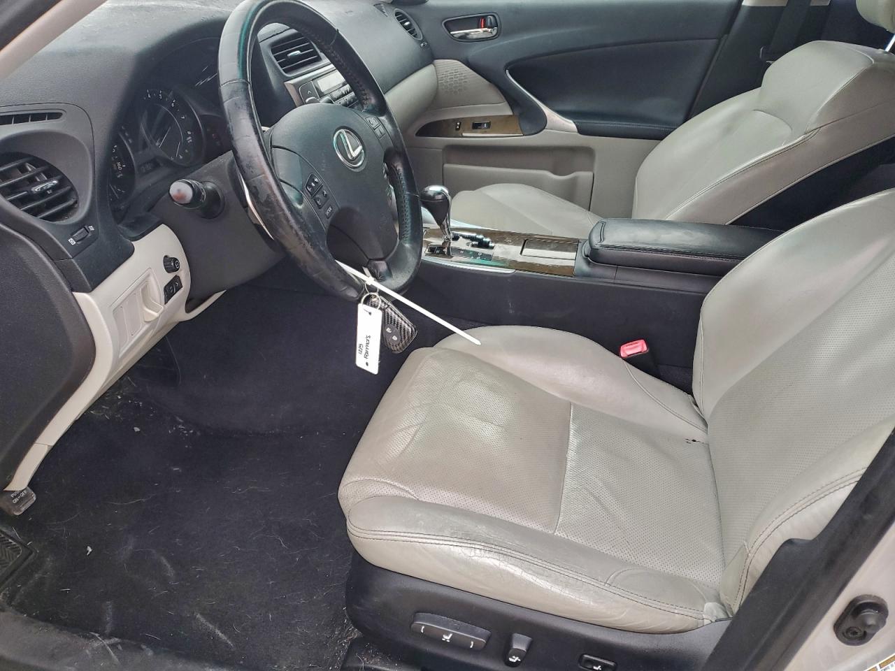2010 LEXUS IS 250 photo 7