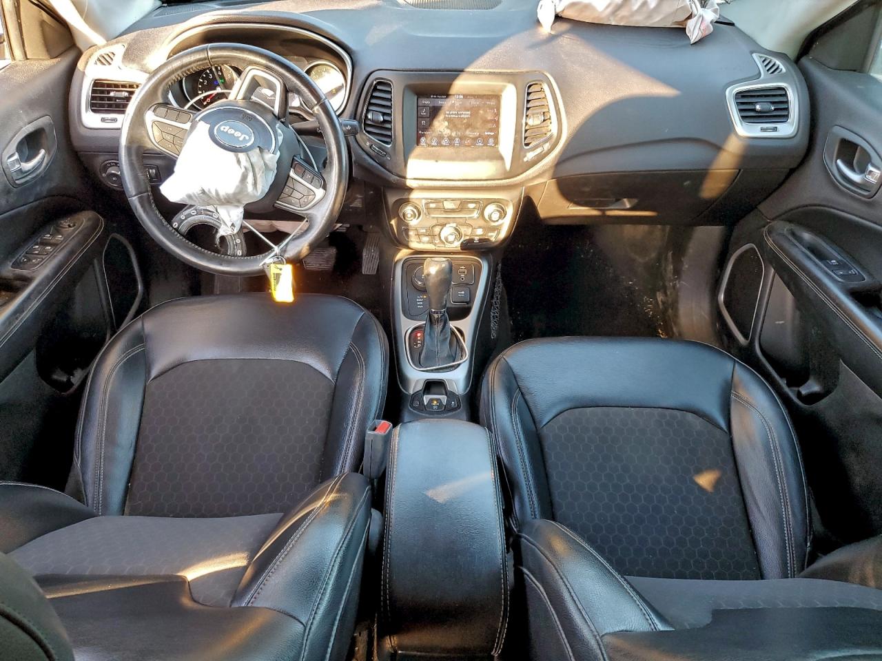 2017 JEEP COMPASS LATITUDE photo 8