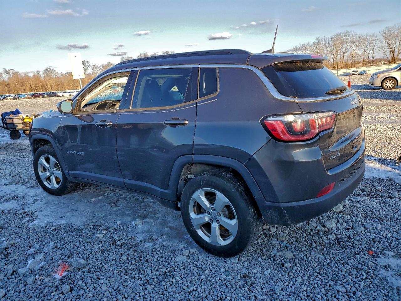 2017 JEEP COMPASS LATITUDE photo 2