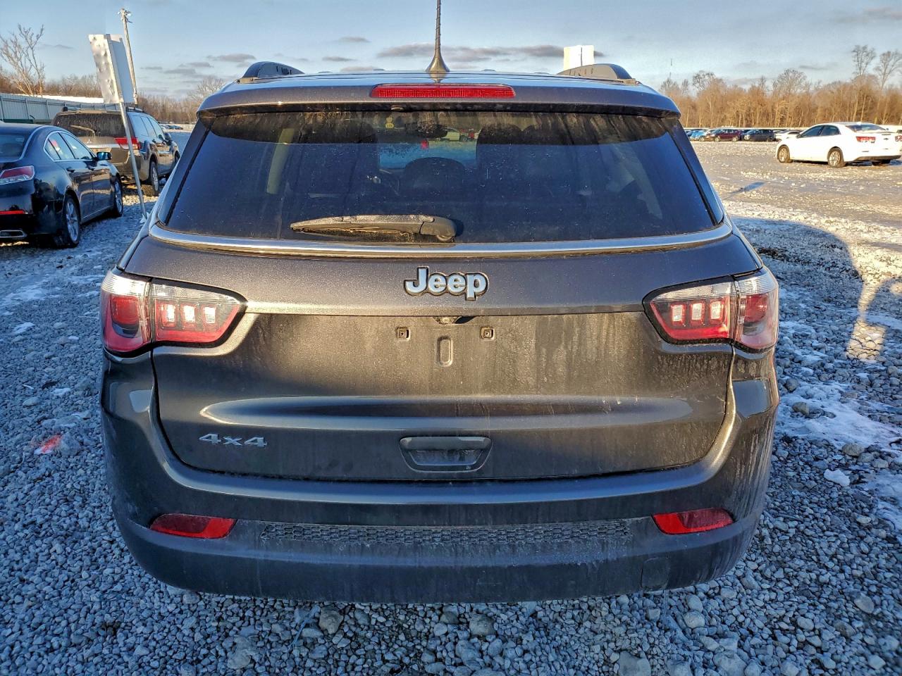 2017 JEEP COMPASS LATITUDE photo 6