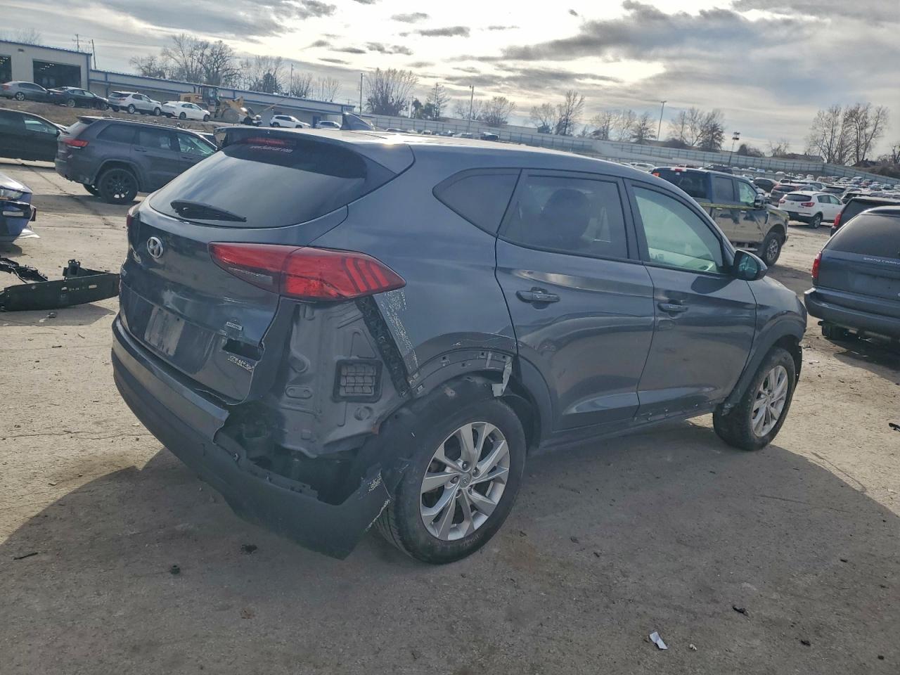 2019 HYUNDAI TUCSON SE photo 3