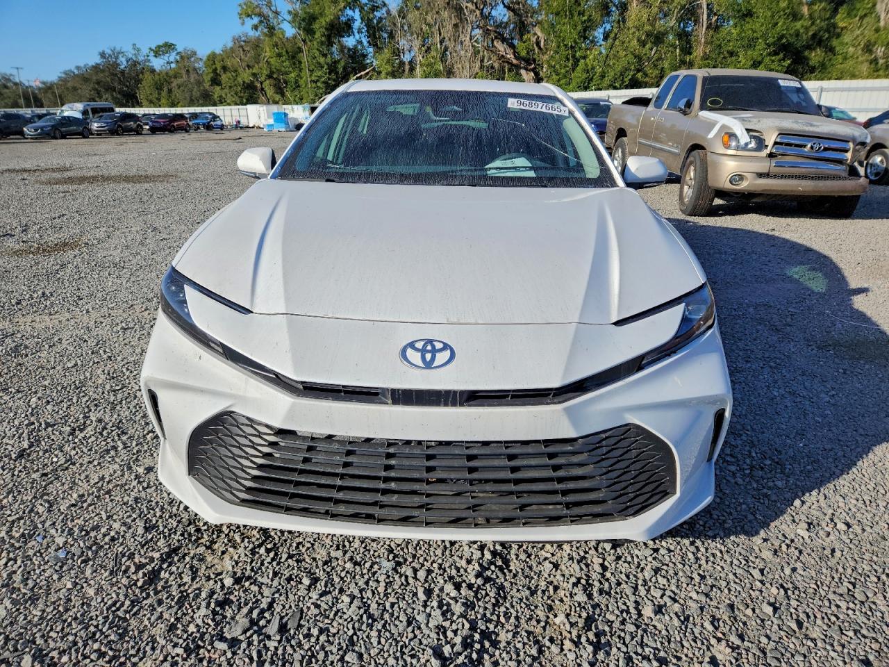 2025 TOYOTA CAMRY XSE photo 9